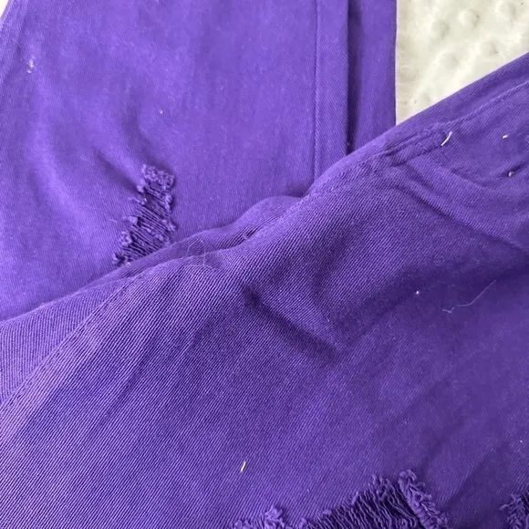 Nwot- Shein Distressed High Waist Jeans in a vibrant purple.